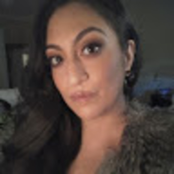 Meet your Posher, Christina - Picture 1 of 1